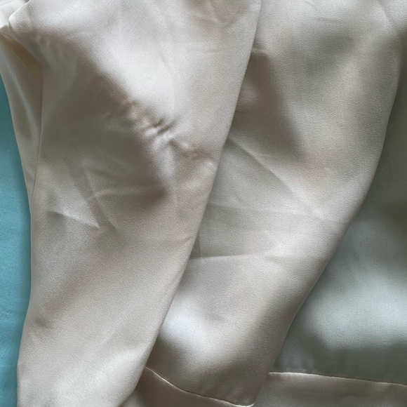 2/$10 ✅ Ivory Sateen Button Up Shirt - Picture 6 of 6